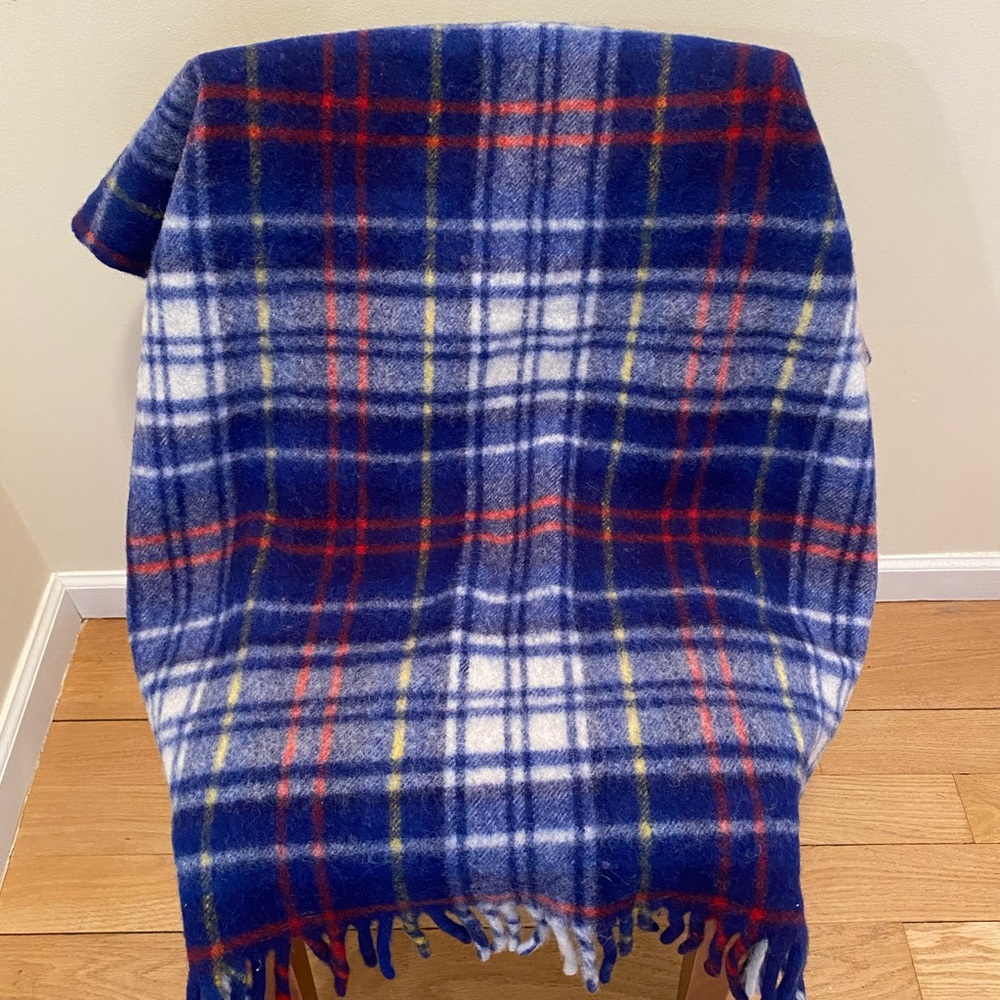 Vintage 100% Wool Curvon Crown Scarf